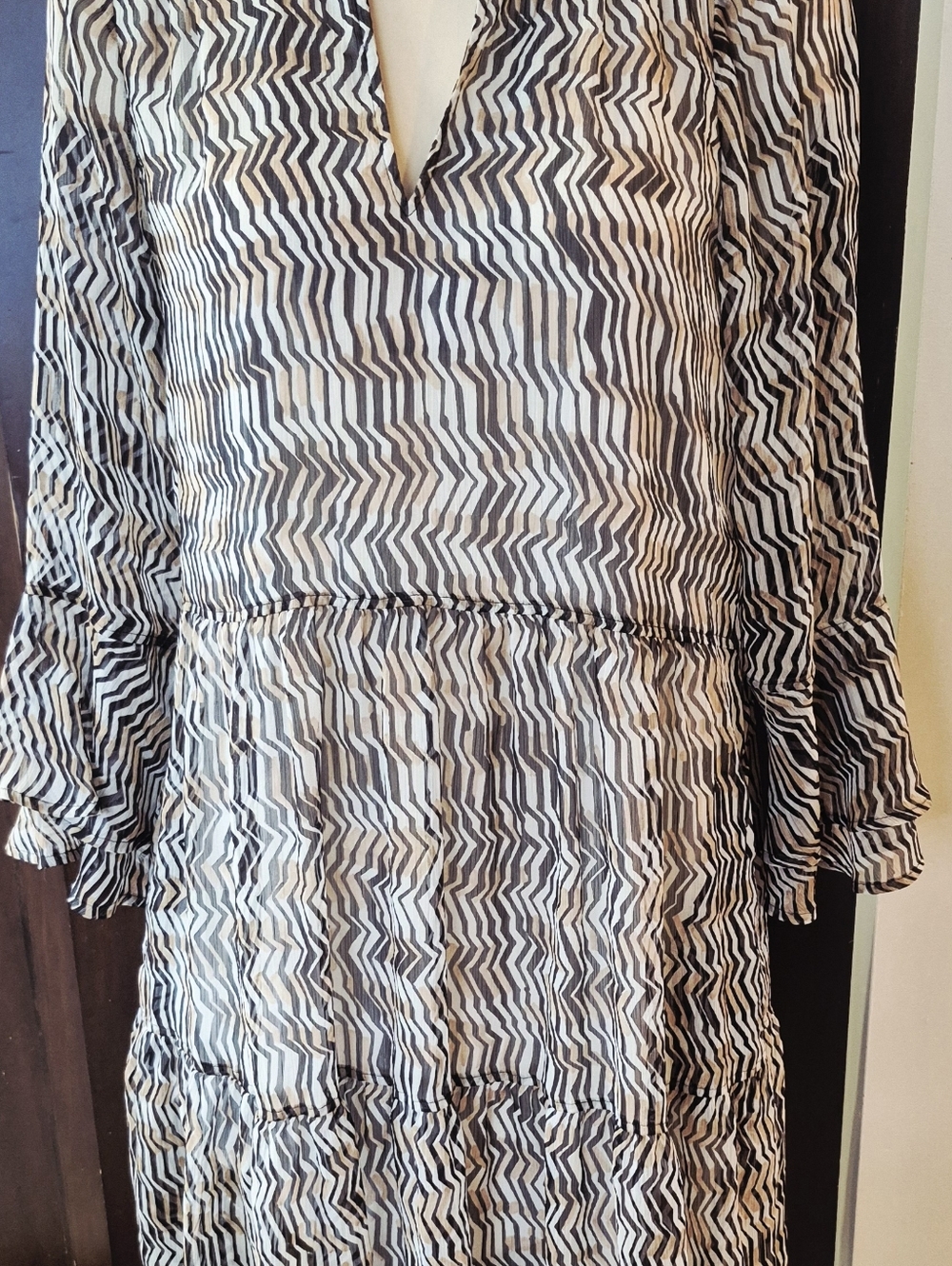 Marxk Laurel Black & White Zigzag V-Neck Long Sleeve Dress Size 36 Euro - Picture 7 of 7